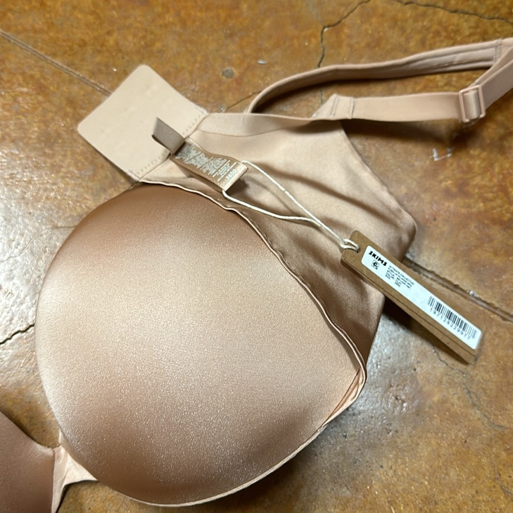 Skims, ultimate collection. Push up plunge bra 36DD